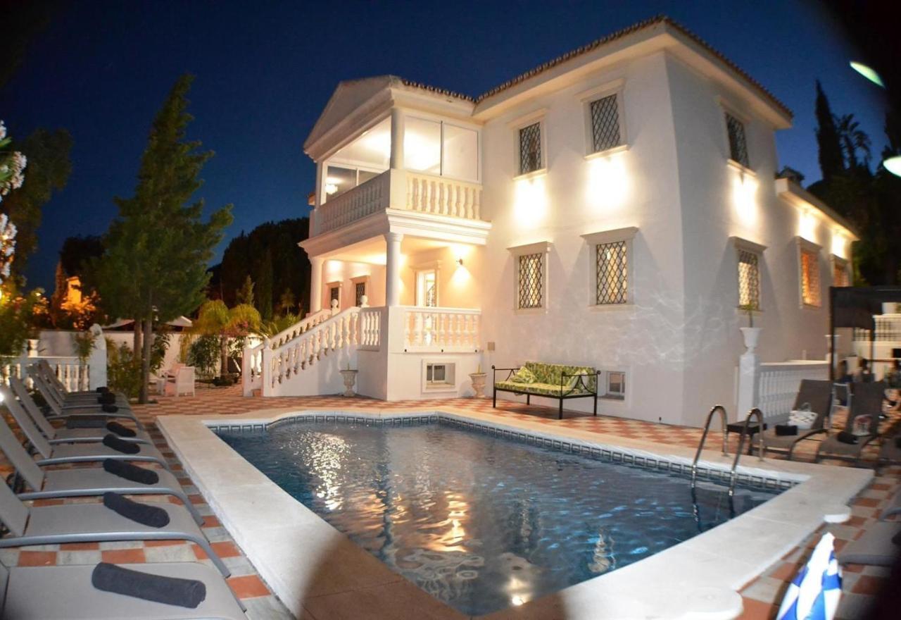 Villa Domus Vesta มาร์เบยา ภายนอก รูปภาพ