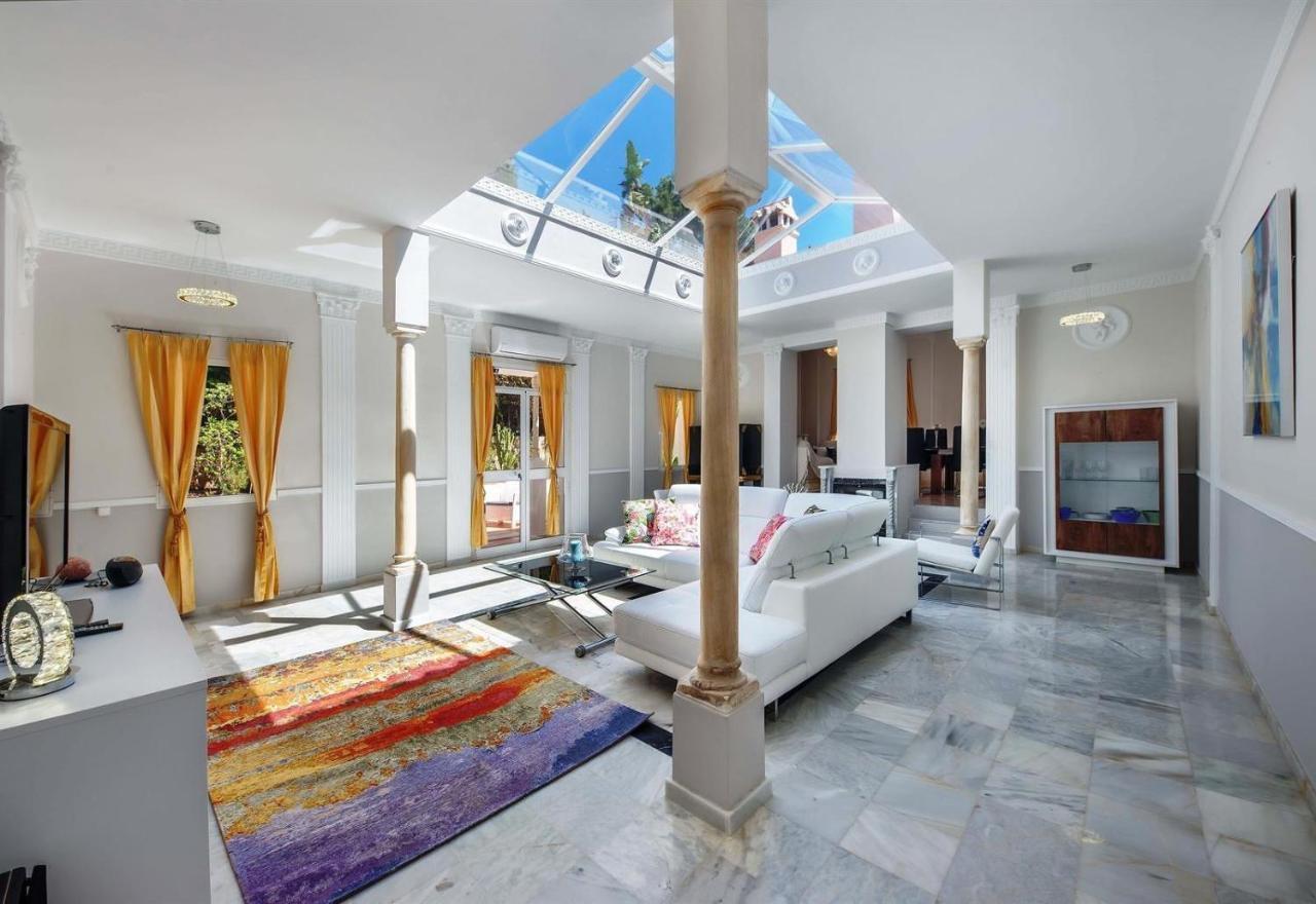 Villa Domus Vesta มาร์เบยา ภายนอก รูปภาพ
